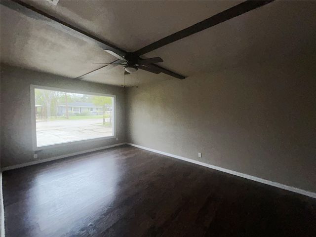 1031 Wade Hampton Street, Benbrook, TX 76126