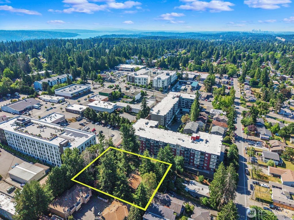 17552 12th Avenue NE, Shoreline, WA 98155