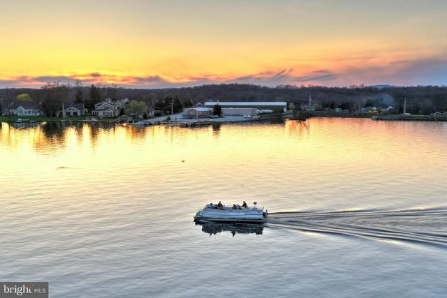 554 LAKE MEADE DR, East Berlin, PA 17316