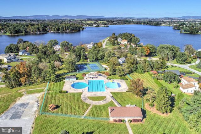 554 LAKE MEADE DR, East Berlin, PA 17316