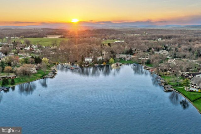 554 LAKE MEADE DR, East Berlin, PA 17316