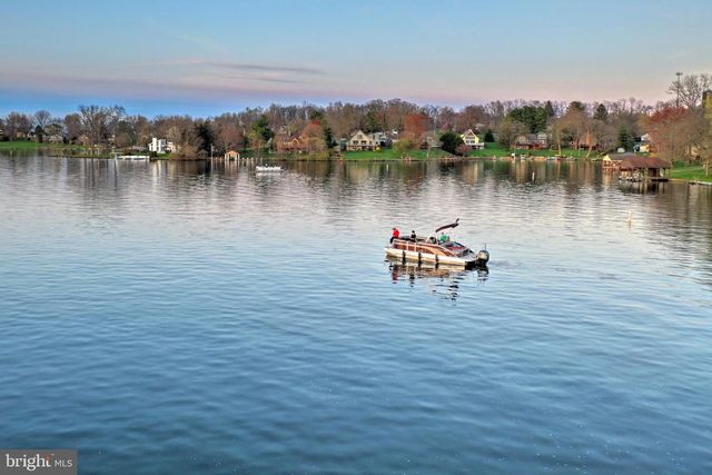 554 LAKE MEADE DR, East Berlin, PA 17316