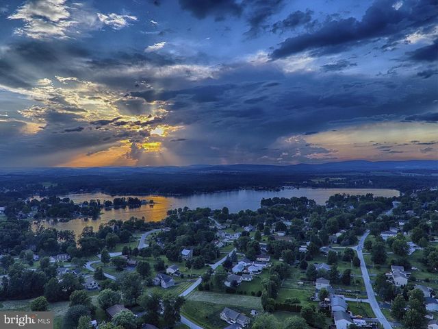 554 LAKE MEADE DR, East Berlin, PA 17316