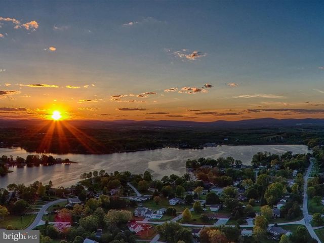 554 LAKE MEADE DR, East Berlin, PA 17316