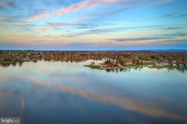 554 LAKE MEADE DR, East Berlin, PA 17316