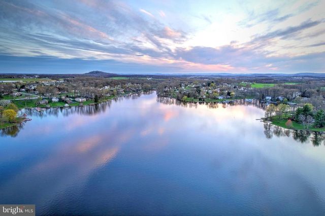 554 LAKE MEADE DR, East Berlin, PA 17316