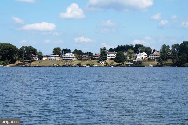 554 LAKE MEADE DR, East Berlin, PA 17316