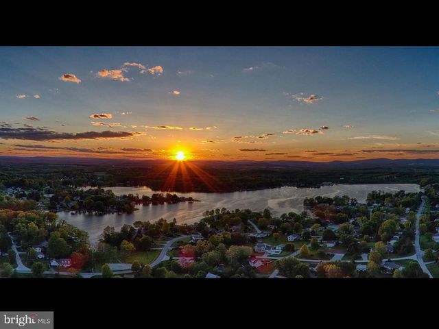 554 LAKE MEADE DR, East Berlin, PA 17316