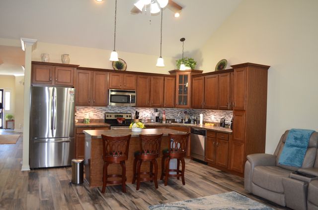 105 Annalise Dr, Clarksville, TN 37043