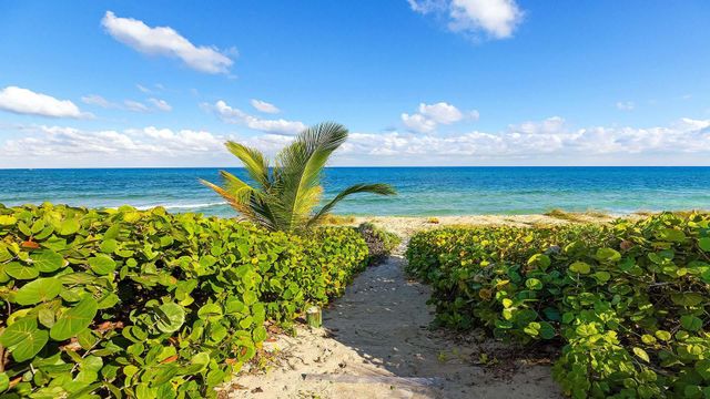 5929 N Ocean Boulevard, Ocean Ridge, FL 33435