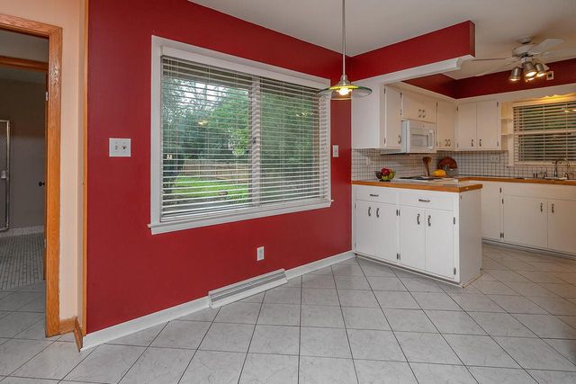4212 N 95th STREET, Wauwatosa, WI 53222