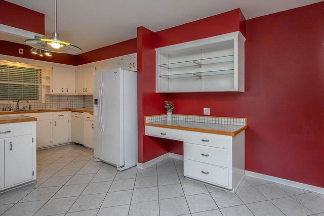4212 N 95th STREET, Wauwatosa, WI 53222