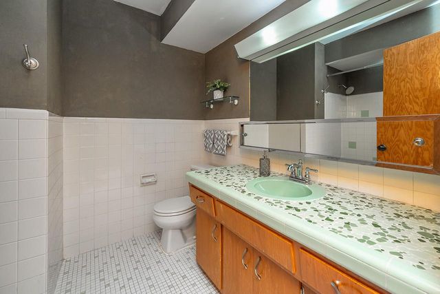 4212 N 95th STREET, Wauwatosa, WI 53222