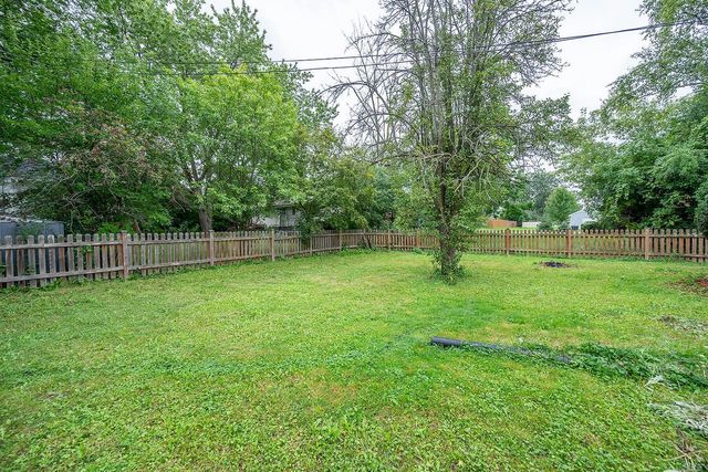4212 N 95th STREET, Wauwatosa, WI 53222