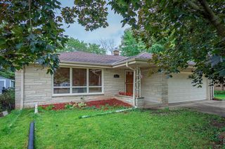 4212 N 95th STREET, Wauwatosa, WI 53222