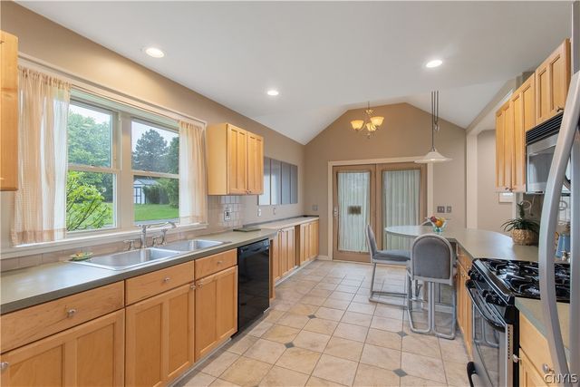 224 Lathrop Rd, Geddes, NY 13219