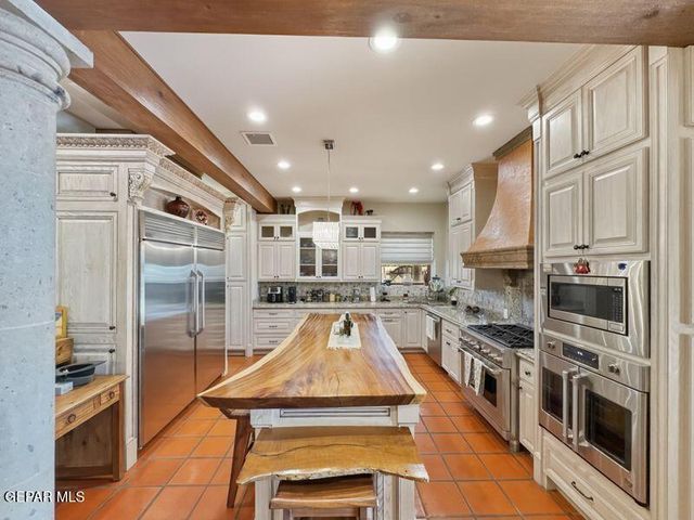 3 PASEO DE PAZ Lane, El Paso, TX 79932