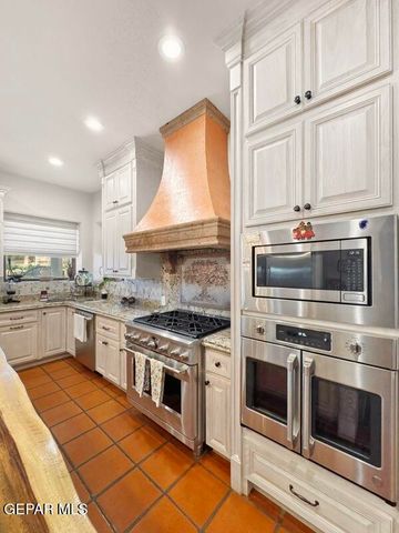 3 PASEO DE PAZ Lane, El Paso, TX 79932