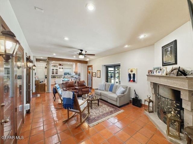 3 PASEO DE PAZ Lane, El Paso, TX 79932