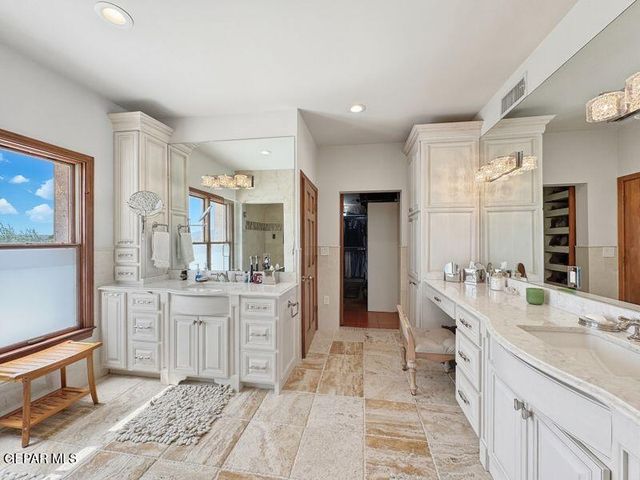 3 PASEO DE PAZ Lane, El Paso, TX 79932