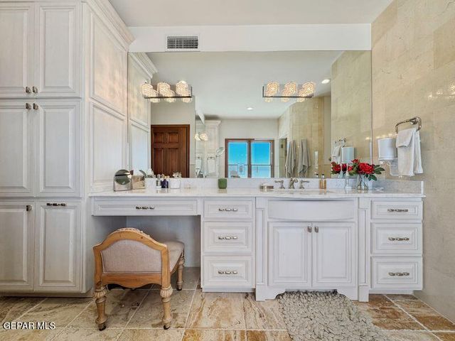 3 PASEO DE PAZ Lane, El Paso, TX 79932