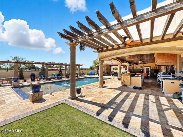 3 PASEO DE PAZ Lane, El Paso, TX 79932