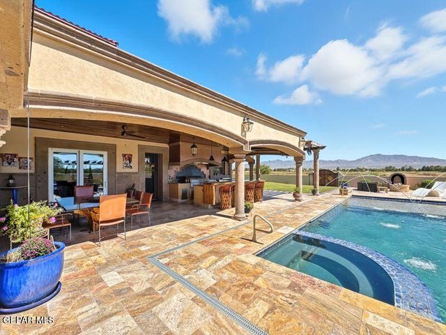 3 PASEO DE PAZ Lane, El Paso, TX 79932