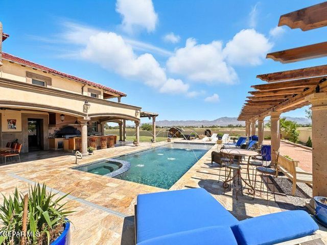 3 PASEO DE PAZ Lane, El Paso, TX 79932
