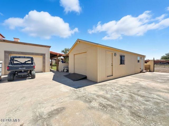 3 PASEO DE PAZ Lane, El Paso, TX 79932
