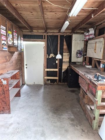 202 N Gregory St, Gregory, TX 78359