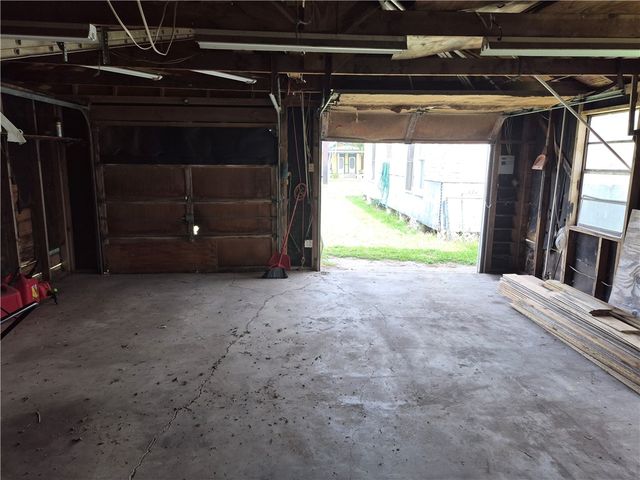 202 N Gregory St, Gregory, TX 78359
