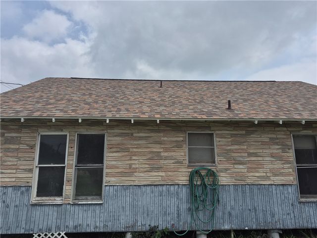 202 N Gregory St, Gregory, TX 78359