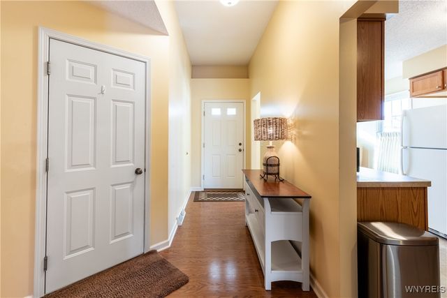 34 Glenfield Drive, West Seneca, NY 14224