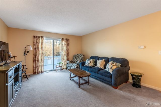 34 Glenfield Drive, West Seneca, NY 14224