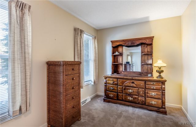 34 Glenfield Drive, West Seneca, NY 14224