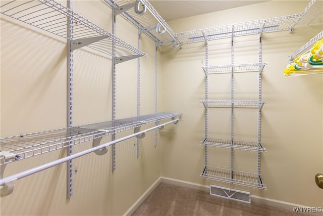 34 Glenfield Drive, West Seneca, NY 14224