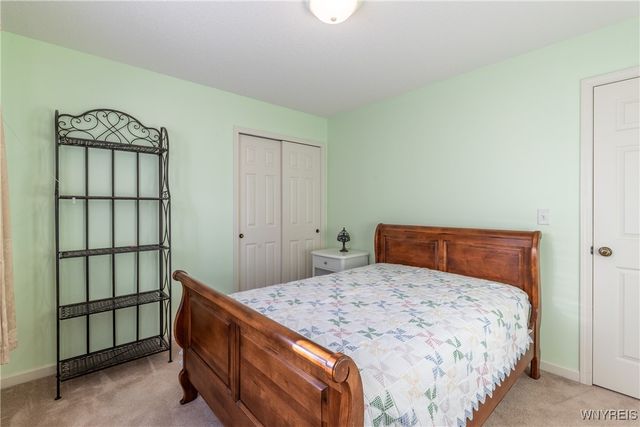 34 Glenfield Drive, West Seneca, NY 14224