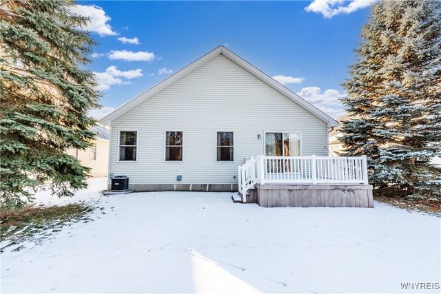 34 Glenfield Drive, West Seneca, NY 14224