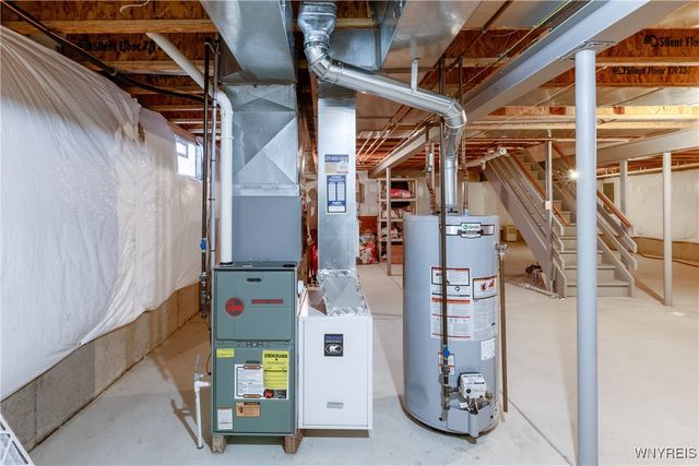 34 Glenfield Drive, West Seneca, NY 14224