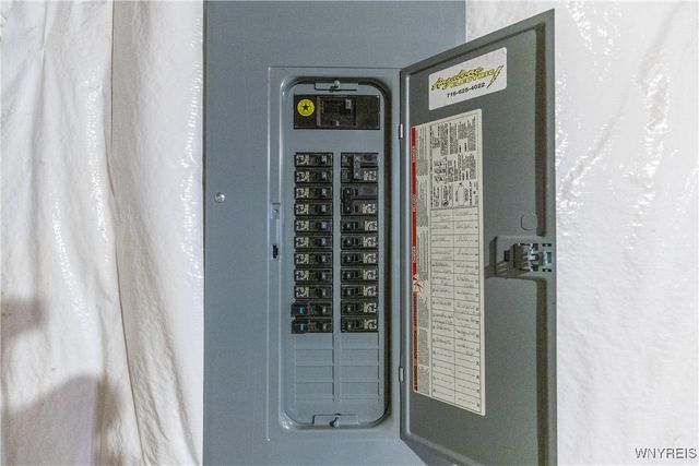 34 Glenfield Drive, West Seneca, NY 14224