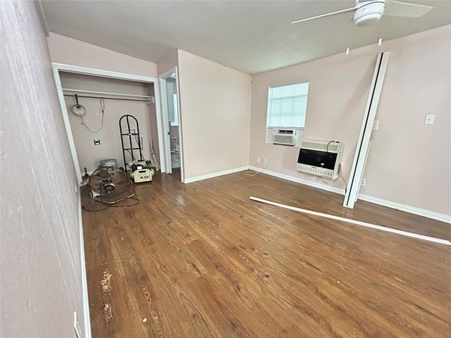 7305 Beaty Street, Fort Worth, TX 76112