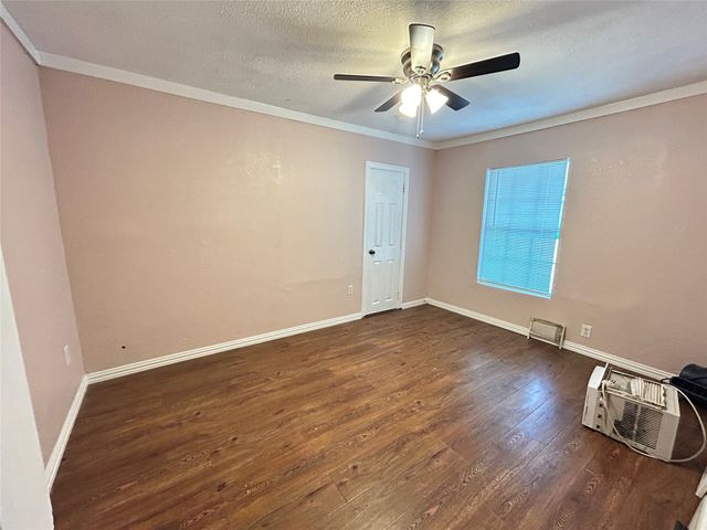 7305 Beaty Street, Fort Worth, TX 76112