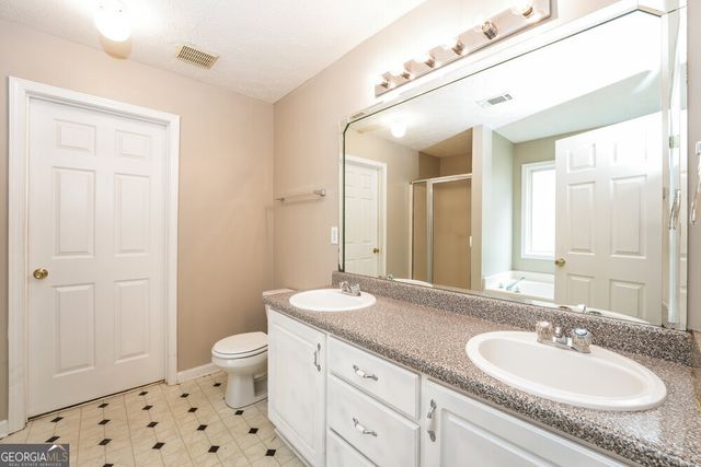 385 Shadowbrooke Circle, Loganville, GA 30052