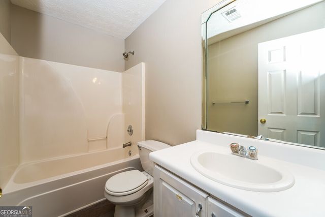 385 Shadowbrooke Circle, Loganville, GA 30052