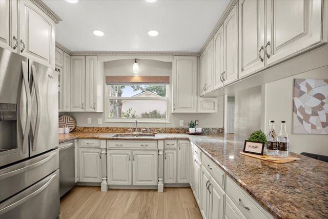 104 VALENCIA LOOP, Altamonte Springs, FL 32714