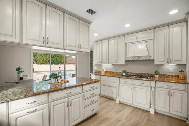 104 VALENCIA LOOP, Altamonte Springs, FL 32714