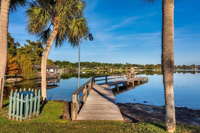 104 VALENCIA LOOP, Altamonte Springs, FL 32714