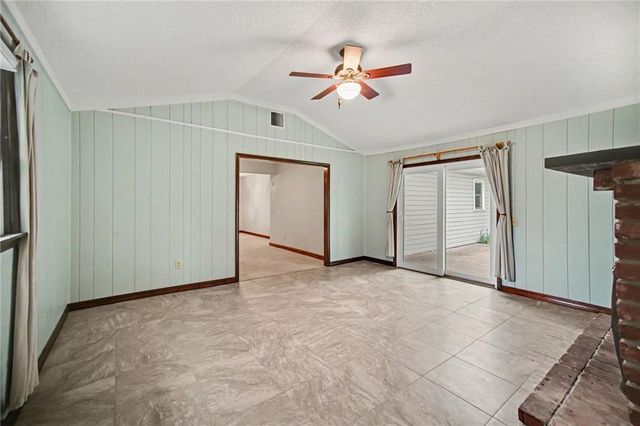 11830 MOONLIGHT Terrace, Olathe, KS 66061