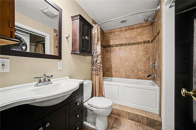 11830 MOONLIGHT Terrace, Olathe, KS 66061