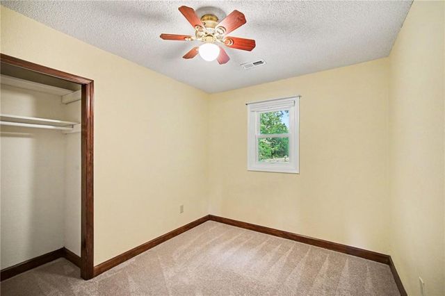 11830 MOONLIGHT Terrace, Olathe, KS 66061